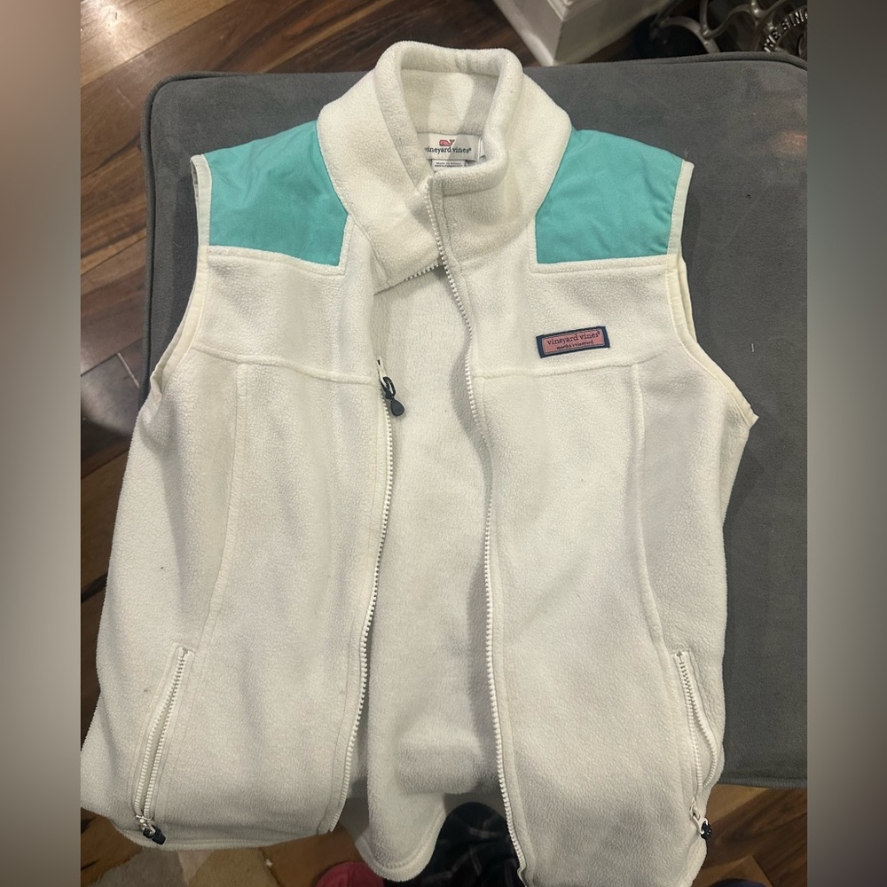 Vineyard vines vest